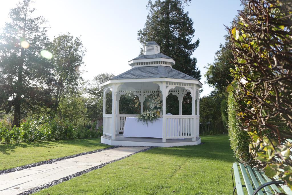 The Shrubbery Hotel, 일민스터 외부 사진