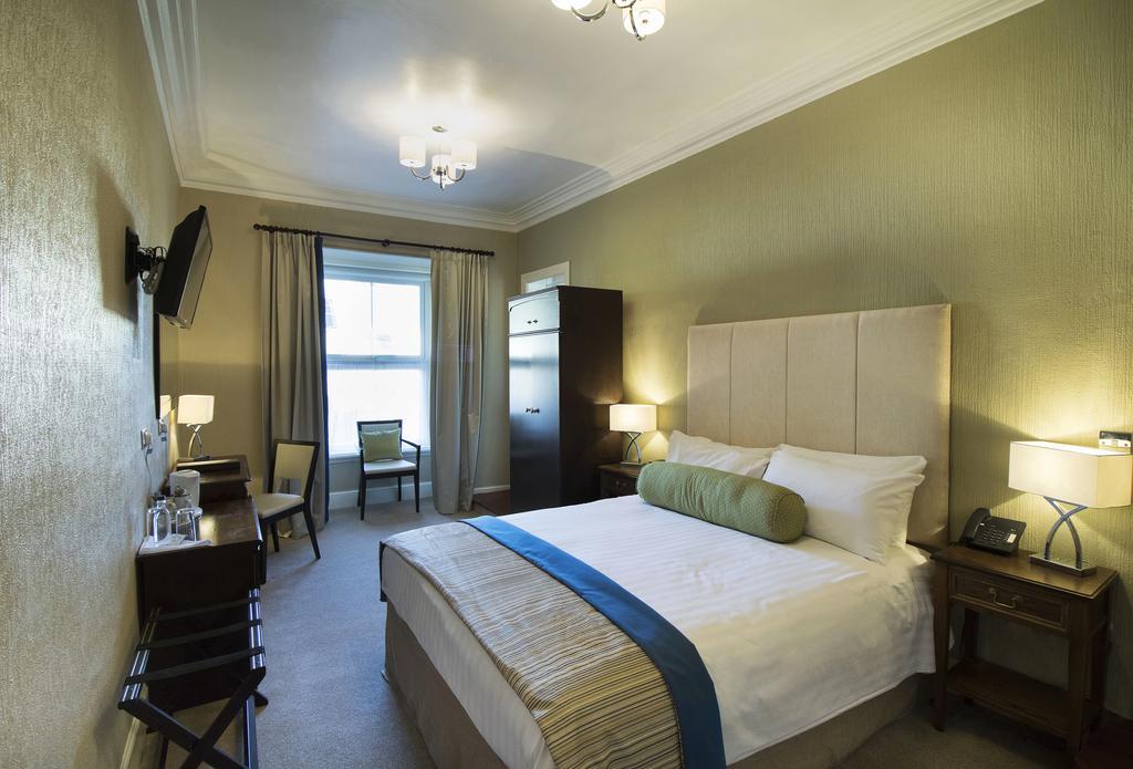 The Shrubbery Hotel, 일민스터 외부 사진