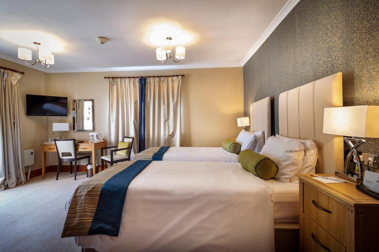 The Shrubbery Hotel, 일민스터 외부 사진